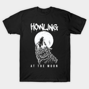 Wolf howling at the moon T-Shirt